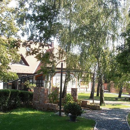 Martineum Felnottkepzo Akademia Hostel Szombathely Ngoại thất bức ảnh
