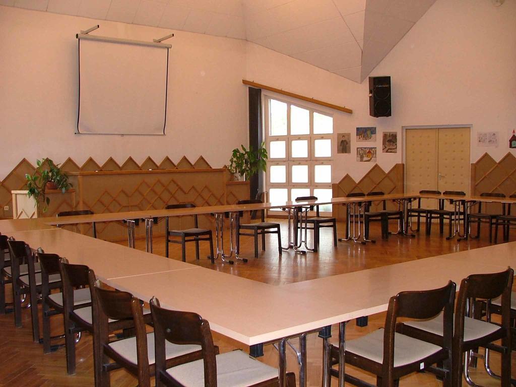 Martineum Felnottkepzo Akademia Hostel Szombathely Ngoại thất bức ảnh