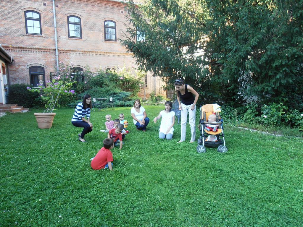 Martineum Felnottkepzo Akademia Hostel Szombathely Ngoại thất bức ảnh